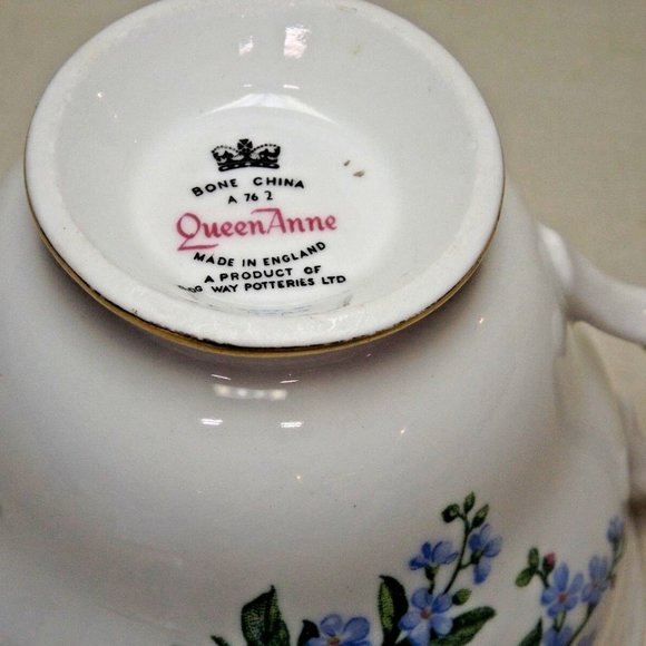 Queen Anne Bone China Forget-Me-Not Footed Tea Cup and Saucer Pattern no. 7527 - Picture 11 of 11